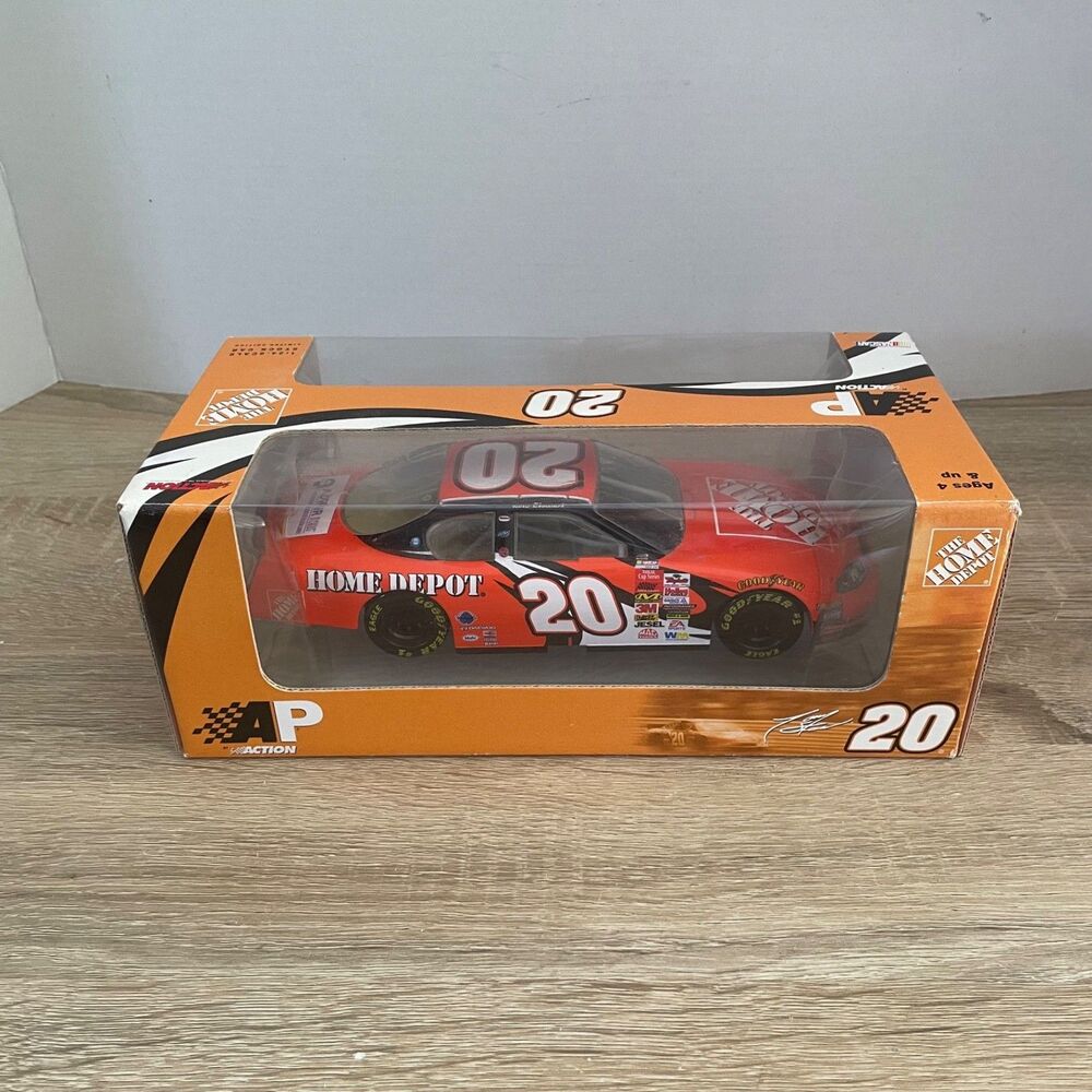 Tony Stewart #20 THE HOME DEPOT 2002 NASCAR Winston Cup Champion 1:24 Die-Cast - Picture 3 of 7